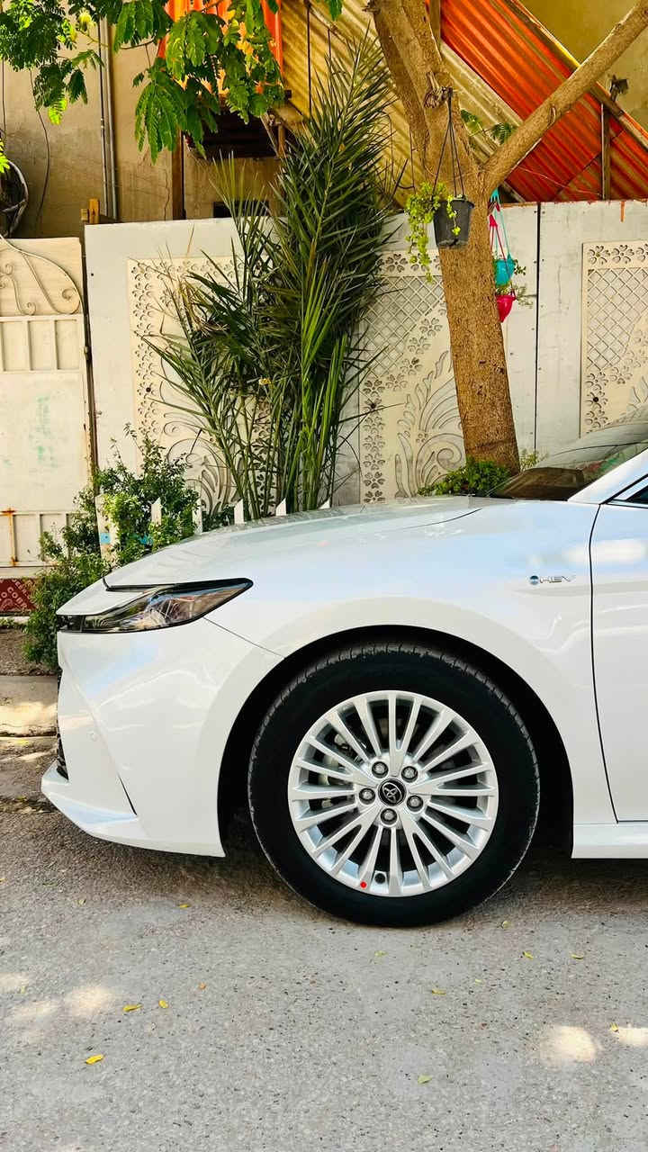 السلام عليكم … 
كامري موديل 2025   E-PLUS  
عبداللطيف ياباني اصلي هايبرد 
محرك 2500 ماشية 16 الف 
فول مواصفات مكفولة من الضرر والبارد والصبغ والدبل كود بيها فقط تكحيل بالدعامية من جوة 
رقم حلو بغداد / عنواني الشعب 
السعر 267 ورقة 
***********
