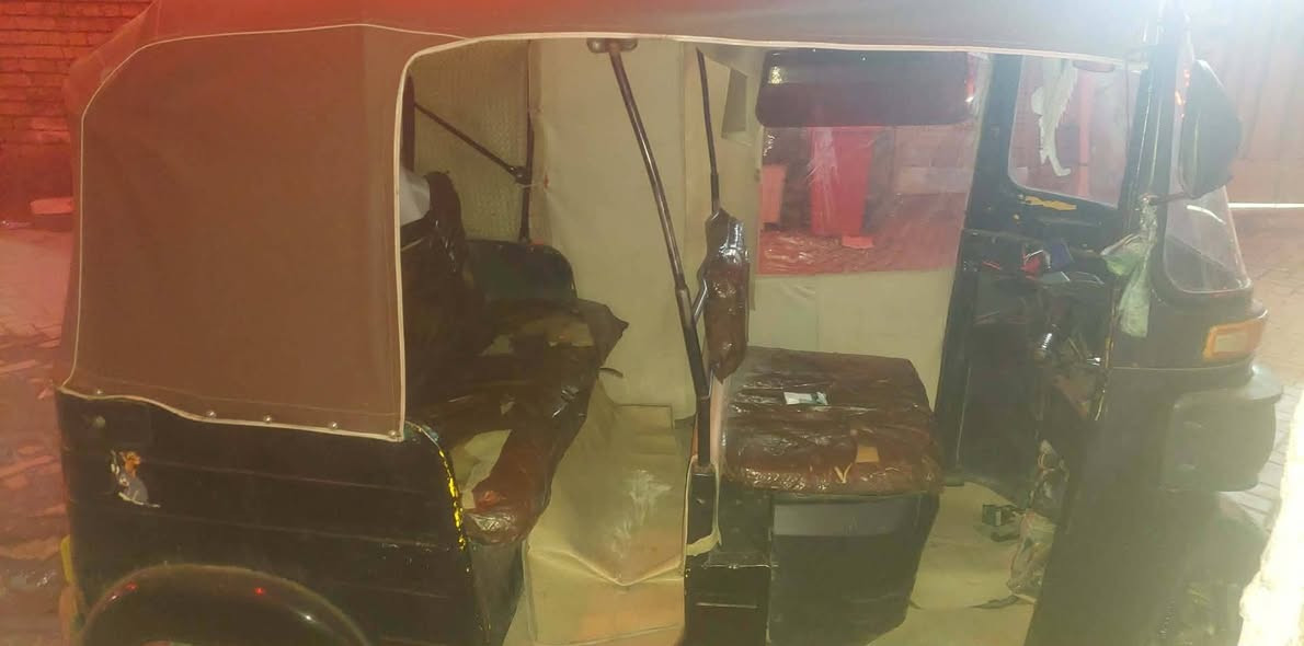 تكتك للبيع موديل ١٧السعر ٣و٢٠٠مدينة الصدر رقم هاتف،***********اوراق كامله
