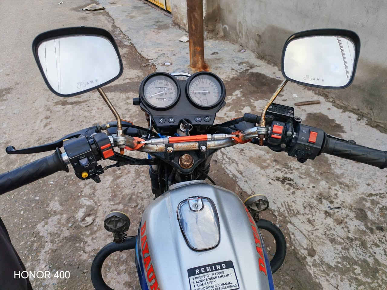 دايون عظم موديل 2020
اوراق كامله اصوليه 
دراجة حلوه ومكينتها مكفوله 
كهربائيات كلها شغاله 
رايدها بمليون وميه وبيها مجال 
مكاني بغداد مدينة الصدر 
***********
