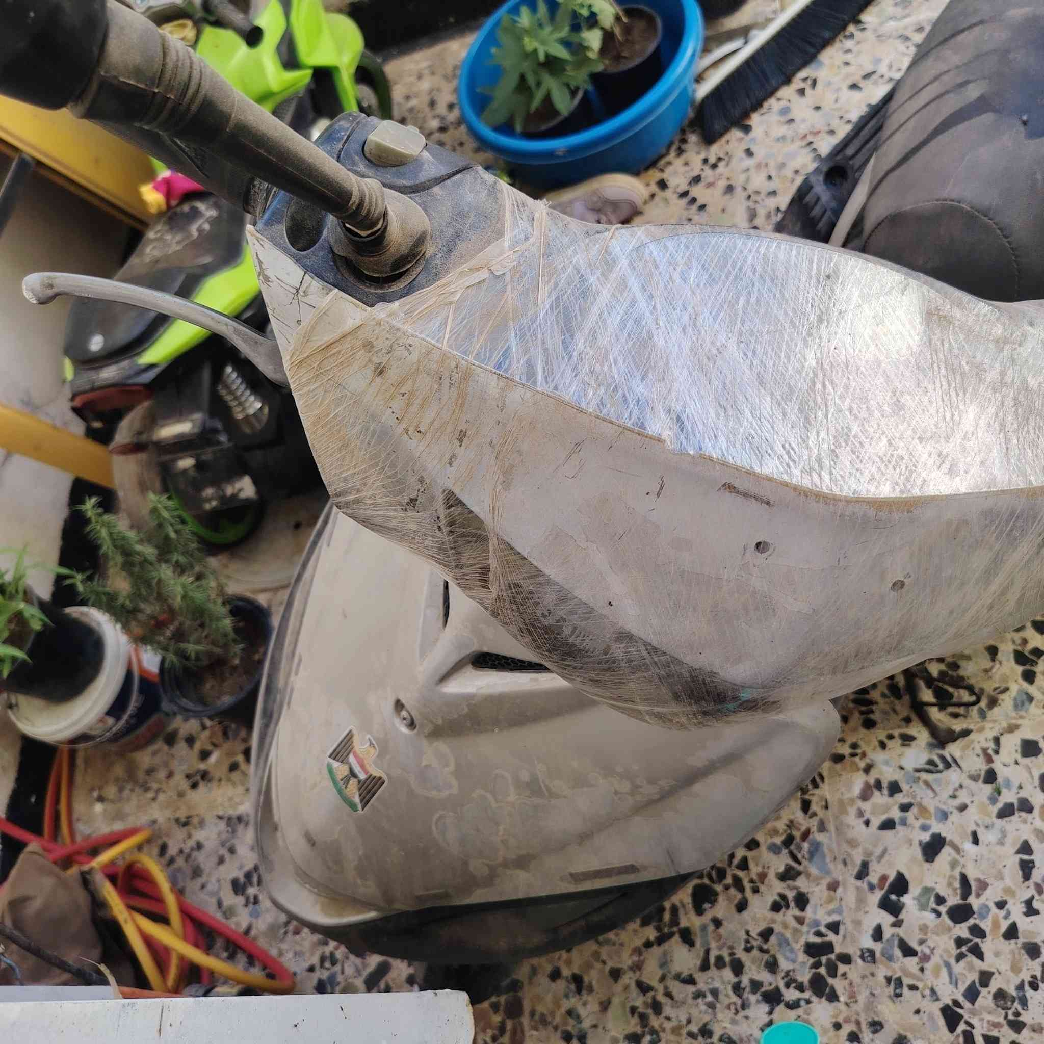سلام عليكم دراجه البيع طفت بانزين وضلت متروكه ماشغلتهه بعد الله شاهد البيع مكاني بغداد الشعب شراي تصل يتصل سعرهه  ٢٥٠***********
