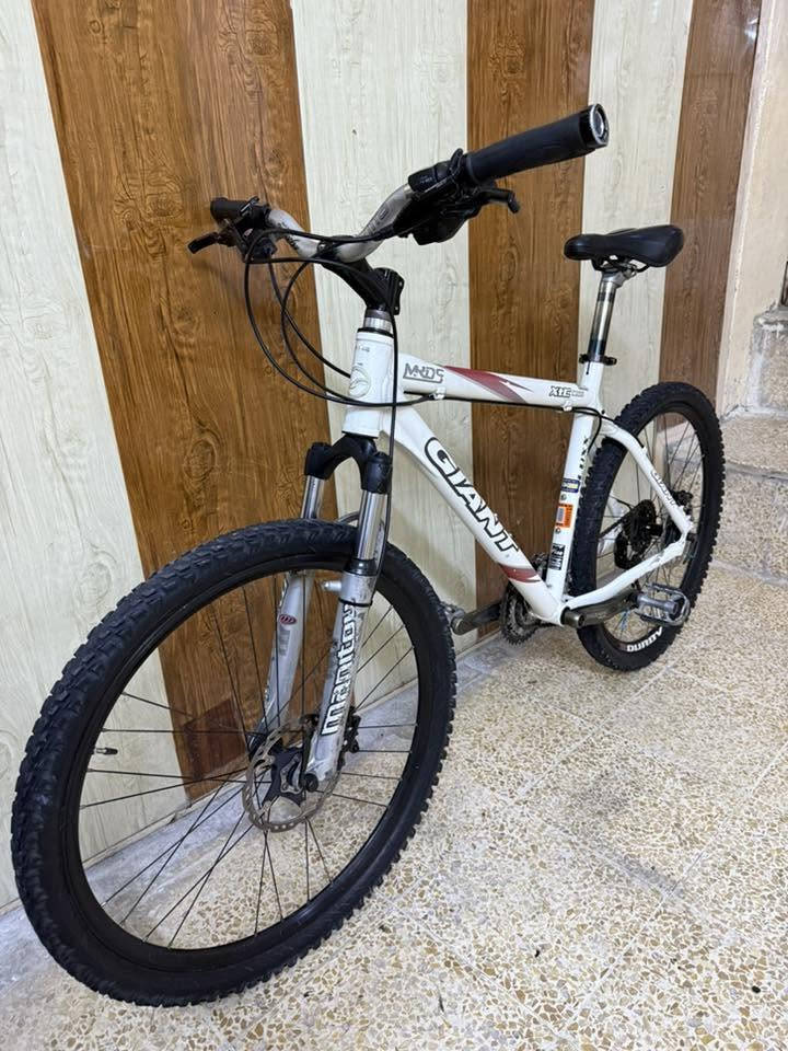 دراجة هوائية GIANT  (Xtc)850

قياس 26 

المعدن ألمنيوم 

قياس الفريم M مديم 48cm

البريكات هدروليك دسك بريك 

المكينة 3/8

التايرات كتان طخم شريكة TIOGA

عقرب شيمانو ديور 

الدراجة ترهم على طول من (175-190)cm 
مثل ما مكتوب على فريم 

السعر 200 ألف دينار 

عنوان المحل موصل أيمن تقاطع شارع كنيسة الساعة🚴🚴🏻‍♂️

يوجد توصيل 🚚 كافة محافظات العراق 🇮🇶 

☎️***********
📞***********

