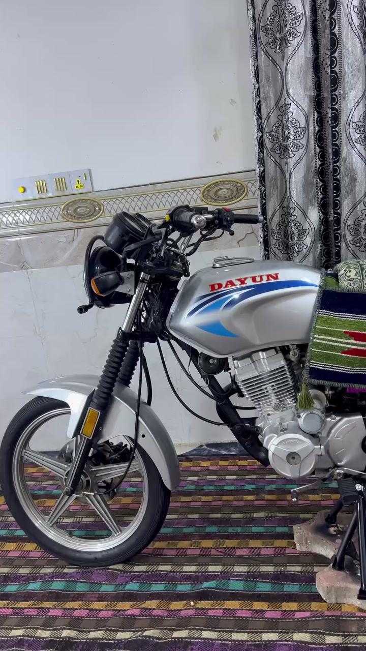 دراجه دايون عضم للبيع مديل 2022 النضافه كدام عينك مابيها اي نقص اوراقها اصولي السعر 1200مليون و ميتين وبيها مجال العنوان كربلاء شارع الحسينية قرب فندق البارون ***********متواجد فقط اتصال علا الرقم
