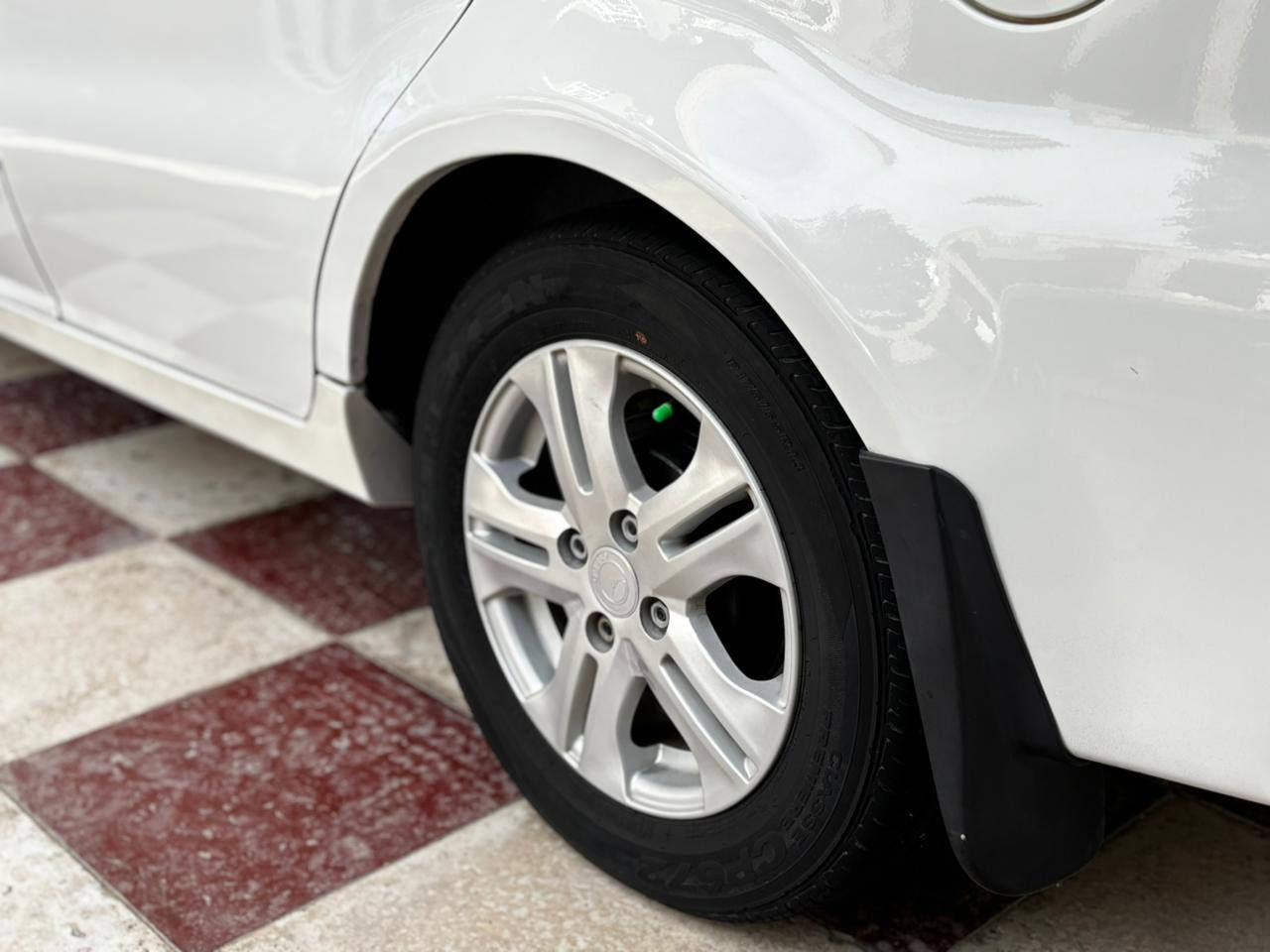 السلام عليكم

للبيع جيلي سي كي (Geely CK)
موديل 2013
استيراد الشركة العامة للسيارات
رقم نجف نموذجي
الشكل الجديد
بَسمي هِزّة + سنوية
لوحات جديدة

🔹 المواصفات:
• حجم المحرك 1500 سي سي
• ماشية 40 ألف كم حقيقي

🔹 الحالة والكفالة:
السيارة مكفولة بالكامل من:
الصبغ – الضربة – الفتح – التبديل
البارد – الخياس – الشخط
حتى الدعاميات شرط

🔹 الميكانيك:
كير – محرك – حدادة – كهربائيات – تبريد
كلها شركة كفالة وعلى وضع الشركة
داخل وخارج

🔹 المرفقات:
سبير + عدة + جك
مثلث + طفاية شركة
سويج احتياط
كتلوكات السيارة
السيارة مستلمة زيرو من الشركة وعلى أدينه

📍 المكان: حلة – قرب العلوية الشريفة
📞 للاستفسار: ***********

الجدية مطلوبة
وبيكم خير وتدللون �
