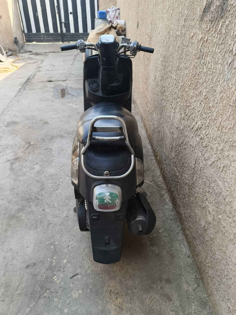 بوليسي كلش نضيفة مكينة مامفتوحة صورة المكينة ويه الصور الدراجة جاهزة مابيها اي عطل او خلل نكرة سلف وكهربائيات شغالة صاحبها يريد يشتري سيارة ويريد يبيع بسعر مناسب 675 الف قفل
مكان الدراجة كربلاء رقم الهاتف بي واتس اب هم ***********
