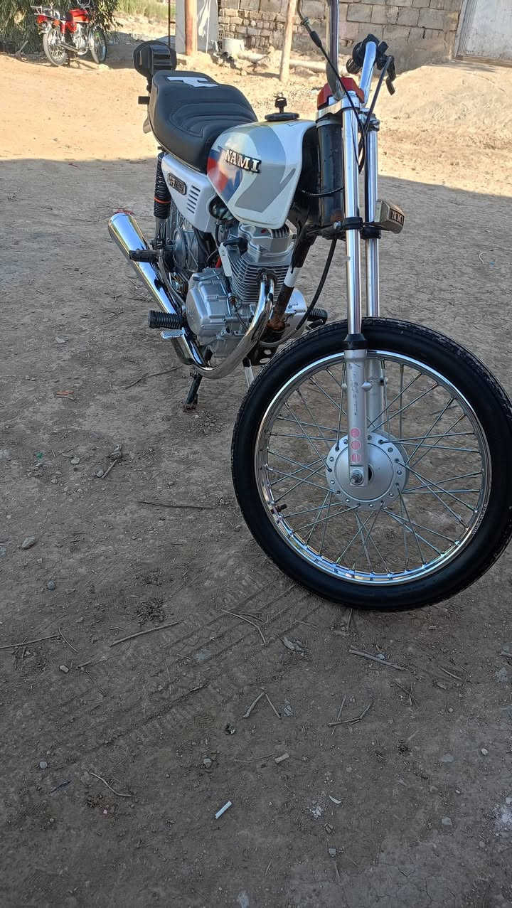 السلام عليكم دراجه للبيع نامه تعمير محرك 2023 رقم الهاتف *********** الموشراي لا يخابر السعر خاص مكان  القاسم
