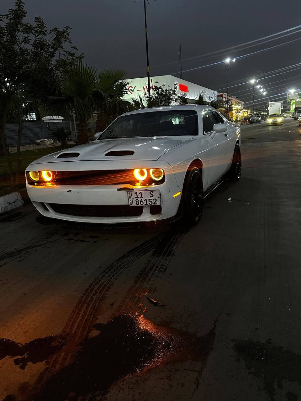 السلام عليكم
موديل 19 وارد أمريكي
حادث أمامي
مصبوغه حزام سياره كامله
تخم تاير جديد 
تاير الخلفي 315
شفتات رياضي
ماشيه 115 ml
مكان بغداد
سعره 145 وبيه مجال
***********
