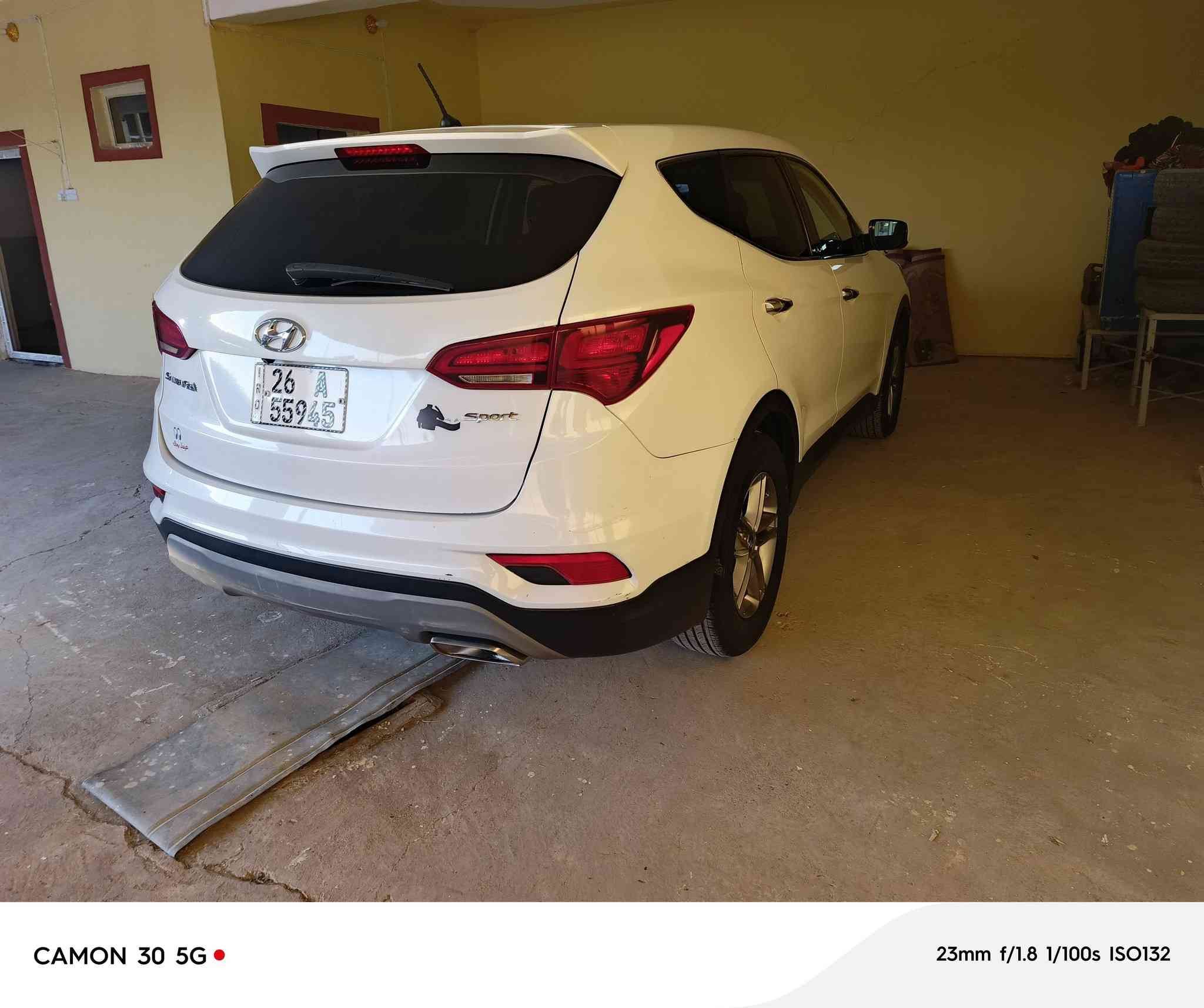 السلام عليكم هوندا سنتافي موديل 2018 رقم صلاح الدين دولي اباسمي لون ابيض  اكلين مكفوله كير محرك شرط مواصفات شاشه كامره دواره   متواجد خاص ماشيه 70 الف
سعره 170وبيه مجال 
مراوس يرهم 
مكان سياره بيجي 
رقم الهاتف ***********
رقم الهاتف ***********
