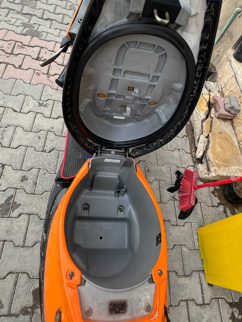 دراجة BJ للبيع العنوان الناصرية مركز شارع صلاة الجمعه رقم الهاتف ***********
