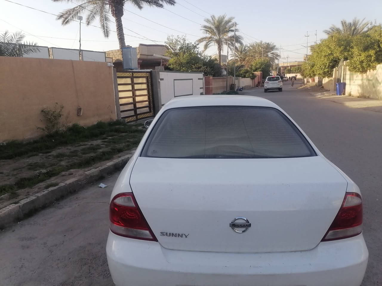 السلام عليكم سيارة سني ٢٠٠٩ كوري رقم بغداد السيارة من اشتريتهه ما كان اكو سونار اشتريت بيهه نصف باب خلفي وجاملغ خلفي صبغ السعر ٩٥ ورقه وبيهه مجال للشراي للاستفسار أكثر الاتصال ***********
