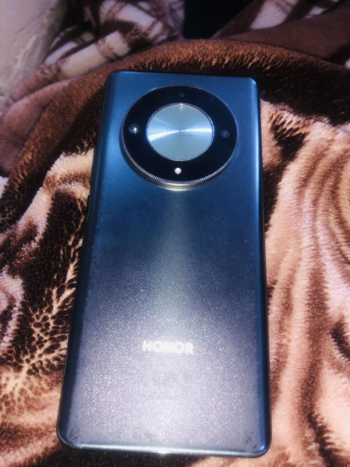 جهاز غني عن التعريف ذاكرة 256 جهاز كله شرط مال بيت نضيف حيل 60فريم جهاز معروف رايده 250 وبي مجال لل استفسار *********** مكاني موصل ايمن حي المامون
