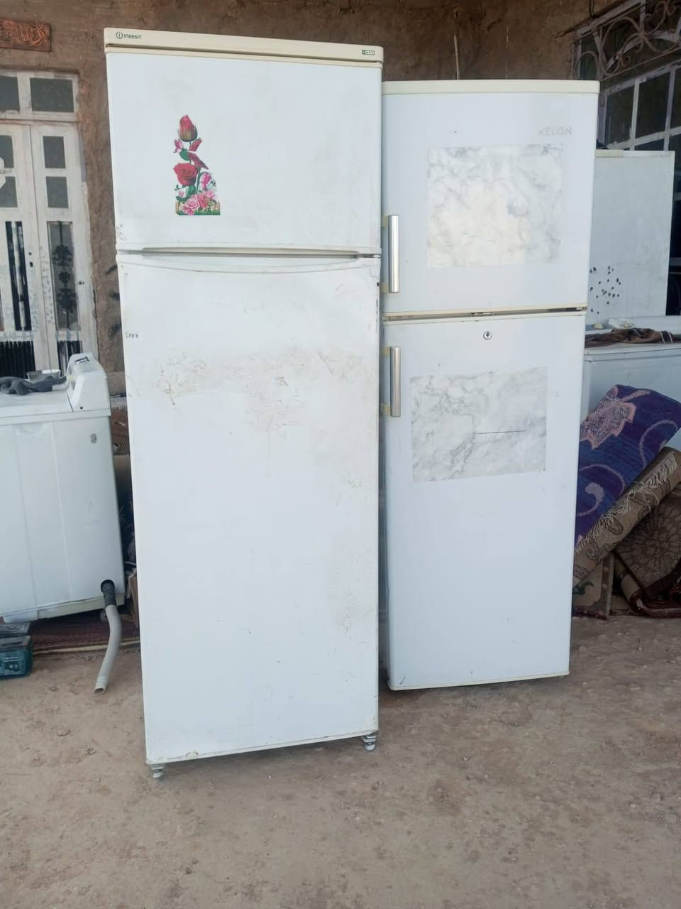 يوجد لدينا اثاث مستخدمه للبيع المكان حديثه الخفاجيه رقم ***********
