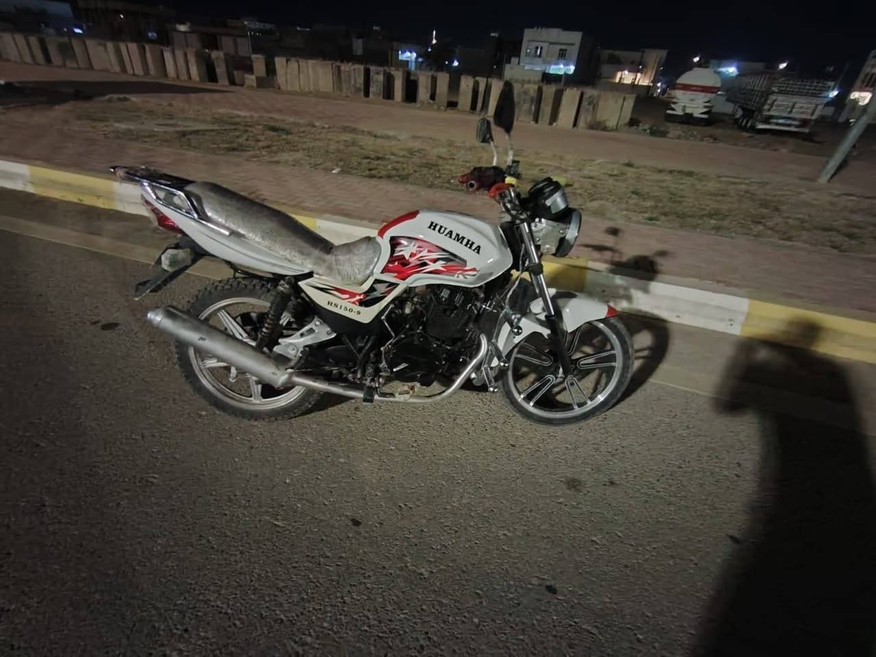 دراجه للبيع
دراجه نوع هيوشه
النضافه ٩٠٪؜
موديل 2013
محدثه موديل2020
أوراق كامله 
مكانها الرمادي الخمسه كيلو
للاستفسار الاتصال ع الرقم التالي
***********
