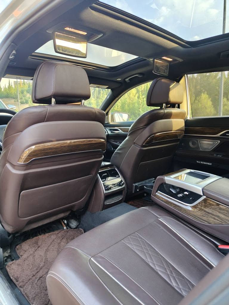 BMW 2017 750li 4.4 v8 full option 
***********
بەناوی خودای گەورەو میهرەبان
بە نیسبەد مۆسەفات
ئەوەی مۆسەفات هەبێت تیایەتی 
 چەمەلەقی سایەق ١ درگای سایەق بۆیاخی هەیە
بێ ناو گرتن ٢ پارچە
تاقم تایە و ویل تازە پاتری تازە سەیارەکە زۆر بێ مەسرەف و پاکە 
١١٠ هەزار ڕۆشتووە 
٢٨٥ گەڵا و معامەلە السليمانية, العراق
