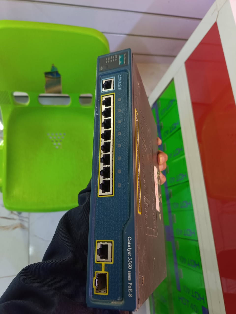 اجهزة سسكوو عدد 2 الي يفيدنه ينطي سعرهن وبالعافيه*********** وتساب
