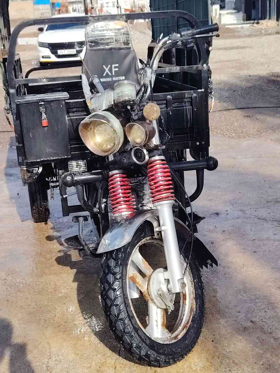 السلام عليكم
ستوته للبيع نضافه فوللل شاصي شرط اركبه شرط كهربائيات كلها شغاله تاير امامي جديده سلف شغال منفيس موجود محرك دمعه السعر ٨٥٠ وبيها مجال لطيبين خابر وتدلل ***********
