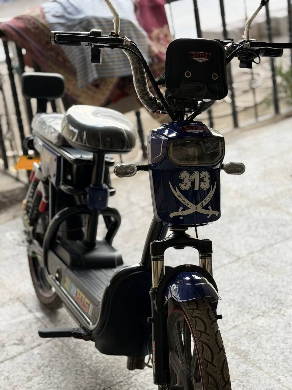 السلام عليكم للبيع دراجه شحن ٤ بطاريات مديل ٢٠٢٤ نضيفة مابيها نقص غراضها كامله ستاند تعليك وسلة أمامية السعر ٣٠٠ وبيها مجال حك الجية العنوان الشعب حي الأصلاح ***********
