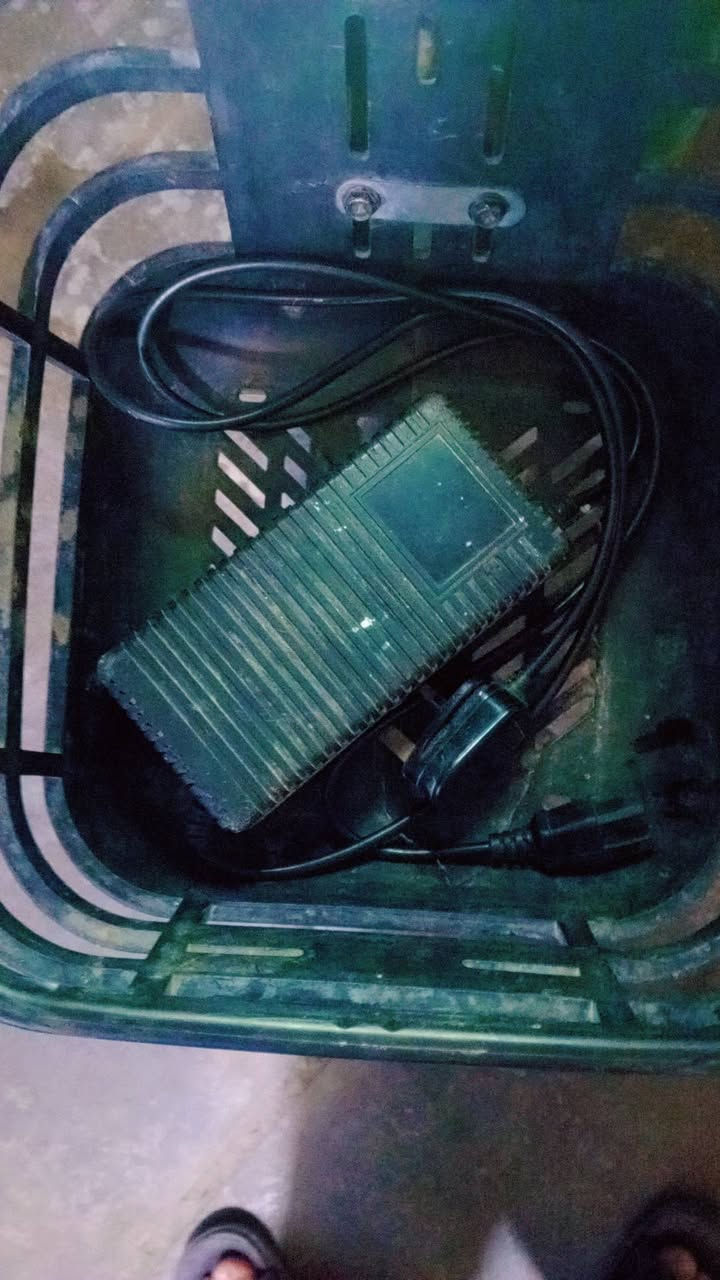 اسلام عليكم دراجه شحن
شركه علي البغدادي 5 بطاريات 4 سرع
بطاريات جدد اشاير يمنه يسره شغال مسجل بلوتوث شغال وصوت عالي 
زوج تايرات جدد بيه بس قمجي البريك الخلفي مكطوع دراجه جديده ونضيفه 
السعر 400 وبيه مجال للشرايه 
مكانه:بغداد بوب الشام شارع جامع الراشدي 
الرقم : *********** بي واتساب 🤍
