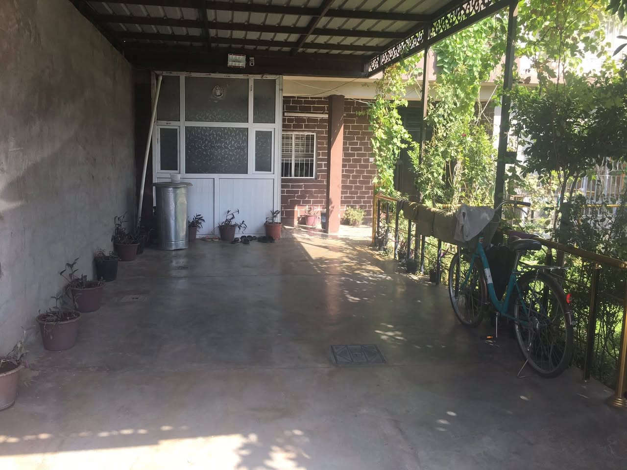 مكتب السيد للعقارات 🏡
🔹 للبيع – دار طابقين 🔹
📐 المساحة: 300 متر شارع واسع منطقه راقية
📍 الموقع: حي الواسطى – مقابيل حسينة جعفر الصادق 
✅ الطابق الاول -2غرفه نوم -ربعه -هول -صحيات -مطبخ -والطابق الثاني -4 غرف نوم -صحيات 
💯 فرصة مميزة للتمليك
💸 #بسعر_مغري_جدا- ومناسب -جدا

📞 للاستفسار:
📱 ***********
📱 ***********

📌 عنوان المكتب:
حي الواسطي - قرب حسينية جعفر الصادق
