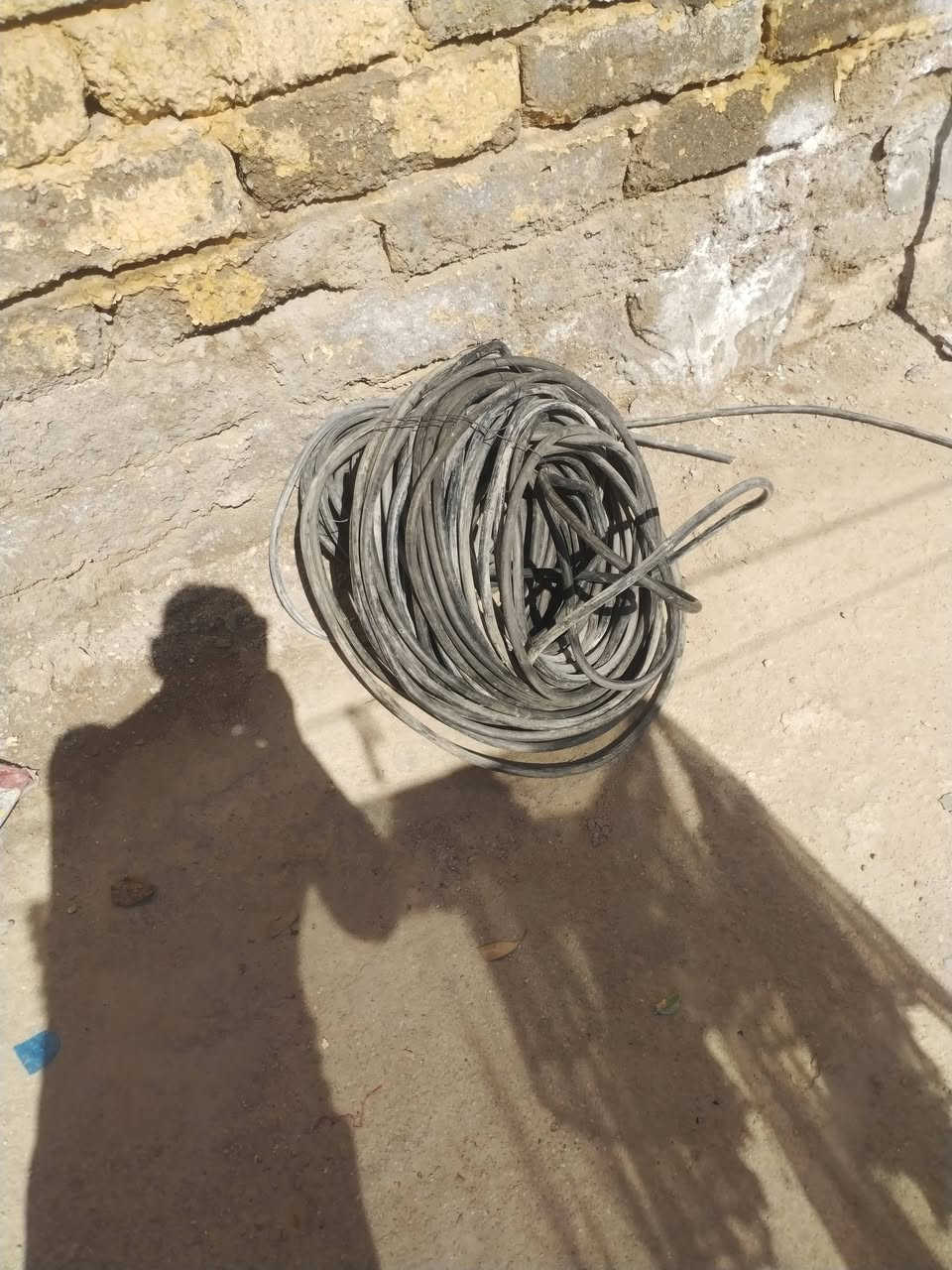 كيبل كهرباء ابو خطين 177متر  لبيع اتصل ع رقم ***********
