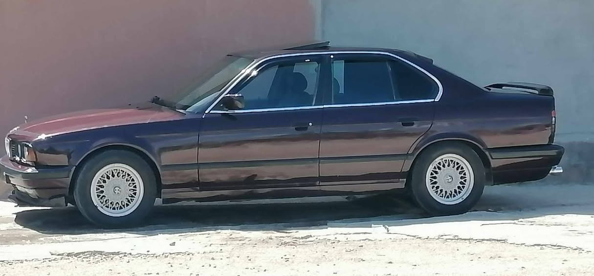 بيئم 525 .محرك جديد  كبس ديجيتال  گير اتوماتيك موديل 1993  سلايت جامات كهربائيه تبريد قطعتين . دبل أيرباك.مرايات كهربائيه.سلايت .كوشن جلد .گير محرك بشرط  سيارة عام بخ جمالية تحويل  بشرط . رقم وسنوية  جديد حتى.2029.سياره رقم دهوك و موجوده بدهوك.سياره بدون مصرف نهائيا.بس حادث جاملوق امامي نفر
سياره تحويل و غرامات بشرط ..سعر.70.مجال 
***********.فايبر.واتسأب دهوك, العراق
