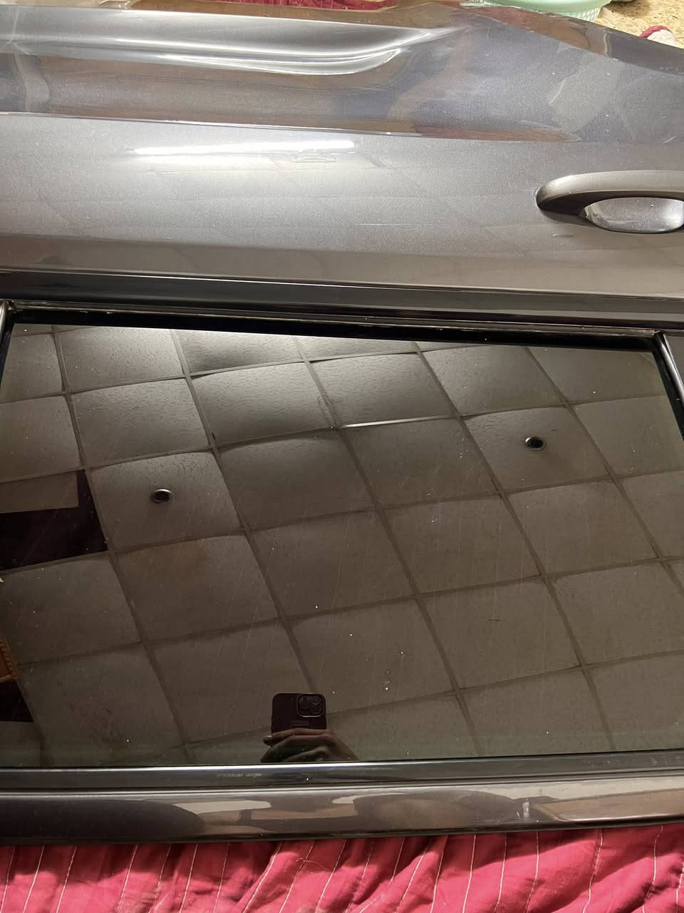 السلام عليكم شباب باب جيب شيروكي بلادي لونه اسود شذرته فيلي مكفول من الرصعه والضربه الباب نضيفه شخط مابي رايده ب٢٠٠ الف معلومه الباب خلفي ايمن لل استفسار واتساب ماسنجر غير متوفر ***********
