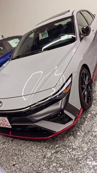 للبيع Elantra N 2025  ماشية 700mi فقط  بدون صبغ نهائياً حتى الدعامايات...