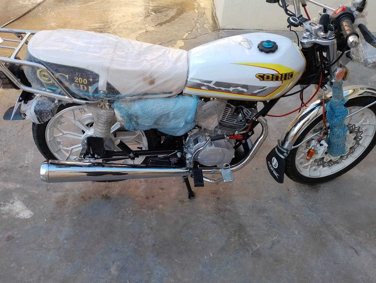 السلام عليكم دراجه للبيع موديل 25 سيفان المحرك 200 دراجه كل عيب ما بيها السعر 925ن ***********
