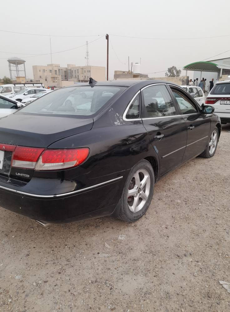 السلام عليكم شباب  للبيع ازيرا  2008  رقم انكليزي شرط التحويل وارد امريكي ضررها جاملغ  الامامي جيهت اليمين  والخلفي ايضا جيهت اليمين   محرك  سته سلندر  3300 المرغوب  مواصفاتها فول كشن كهرباء فتحه سقف تبريد قطعتين شاشه   تحكم تبريد  تحكم ستيرن السعر 80 وبيها مجال قليل  مكان السياره التاجي طريق سبع البور  *********** بغداد, العراق
