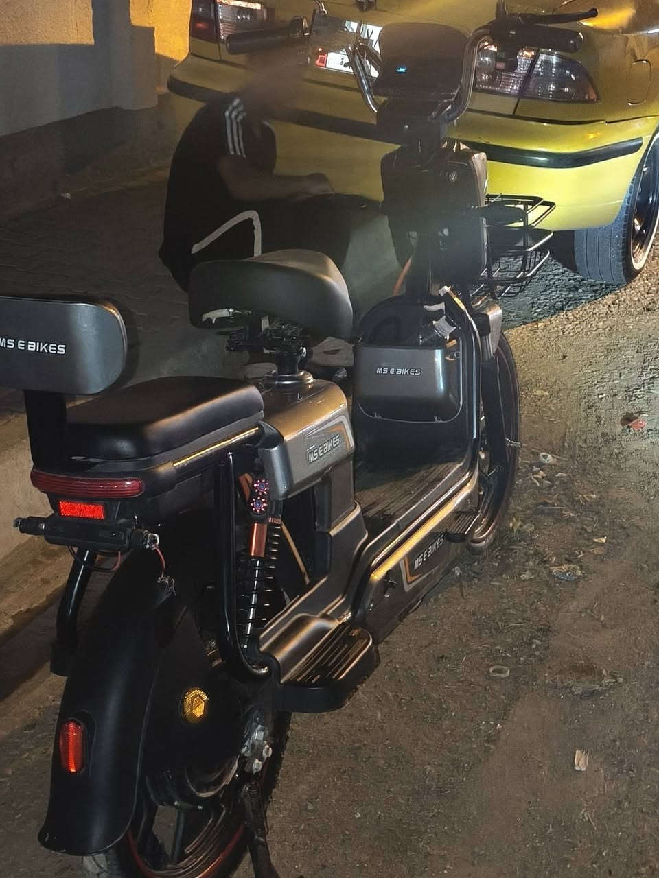 دراجه شحن للبيع نضيف كلش 5 بطاريات مواصفات فول تشغيل عن بعد مثبت سرعه اشاير رباعي استاند جانبي بلوتوث سعر 350 وبي مجال


**إذا كنت صاحب هذا الإعلان وتريد حذفه لأي سبب، رجاءا أرسل رسالة إلى الدعم الفني**