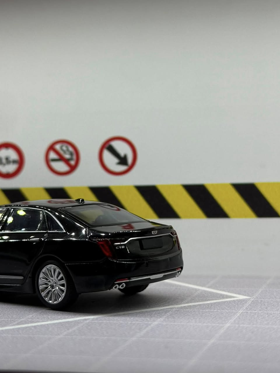 كاديلاك  (Cadillac CT6)

انتاج:MASDI
SCALE 1:64 
متوفر الان✅🖤

السعر:٣٠ الف🖤

#diecast #diecasterindonesia #CT6 #diecastcar #masdi #pará #choverlet #cadillac


**إذا كنت صاحب هذا الإعلان وتريد حذفه لأي سبب، رجاءا أرسل رسالة إلى الدعم الفني**