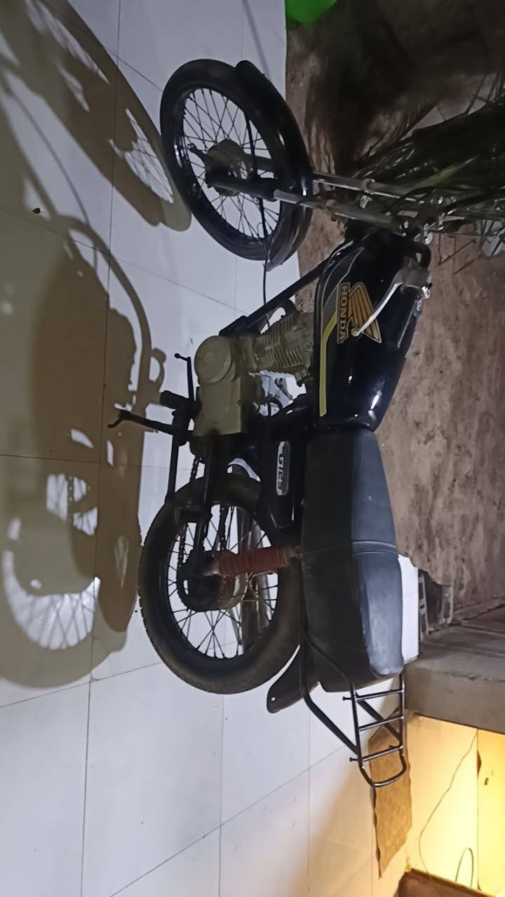 السلام عليكم دراجه إيراني للبيع ب 300 المكان البصره ابي الخصيب ***********
