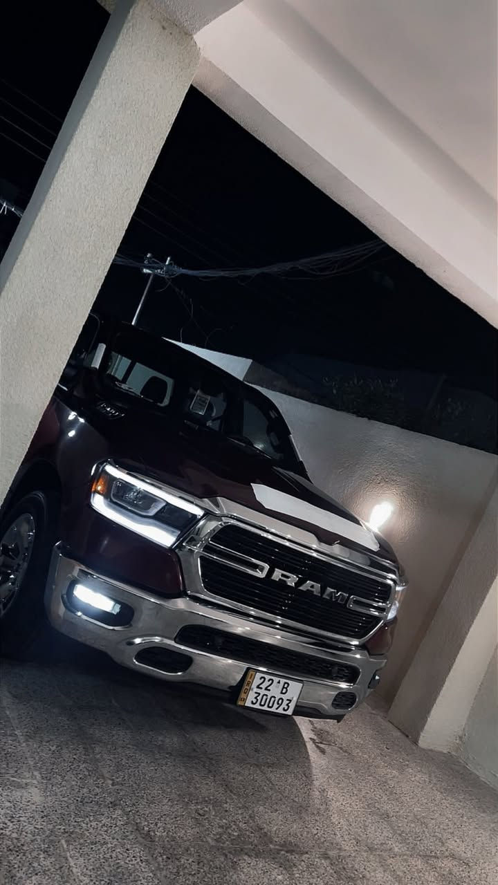 السلام عليكم 
DWG RAM 2023 
السياره حادثها كما موضح بل صوره 
بدون دواخل بدون ايرباكات 
فول مواصفات 1/1 

كشن كهرباء 
فورويل السياره 
عداد سرعه 
تحديد مسار 
حساسات 360 درجه 
تحكمات استيرن 
عداد دجتيل 
ماشيه 30 ميل 
شاشه كبيره 
كشن تدفئه 
استيرن تدفئه 
عليها منظومه غاز شادها على ايدي 
صفر جديده 
السعر ب 290 وبيها مجال للشراي 
لل استفسار ***********
رقم اربيل 
شرط التحويل
