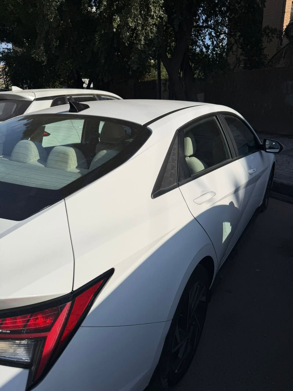 سلام عليكم                                                                           النترا خليجي موديل 24 مكينه 2000 سياره فول مواصفات (عدا الكشنات مخمل) سياره بدون قطره صبغ وبعده بضمان شركه السعر 18 وبيها مجال قليل /***********
