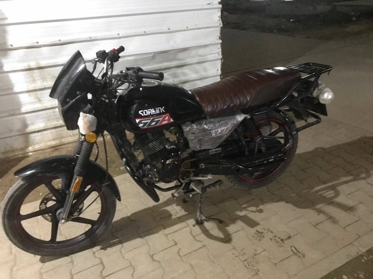 السلام عليكم
اخون درجه ديوان موديل 24 سونك الاصلي
مكينه 200 لون يخبل 
درجه اخت الزيور 
فقط عدد السرعه وكفه
ويردها قبق مال زنجيل فقط
درجه مكفول من كلشي
السعر مليون وميه
مكلف بالنشر. 
رقم صاحب الدرجه ***********
مكانها صلاح الدين مجمع الدور
