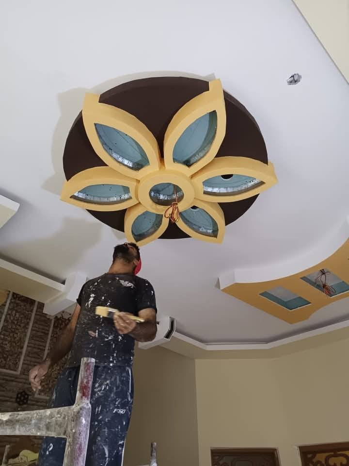 كادر متفرق حالين لعمل الصبغ والمعجون جبس بورد بديل الرخم بديل الحجر عمل كافة أنواع الديكور ملكي وكلاسك مكاني الزبير  بنسب السعار ***********
