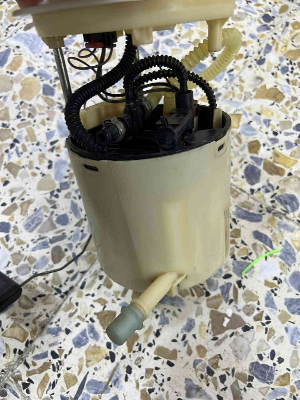 سلام عليكم عدي هاي العبوه مال جيب للبيع المكان بغداد الدوره ***********
