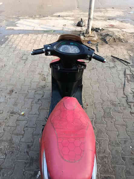 سلام عليكم 
دراجه فراشه فحل للبيع كلشي شغال بس لسلف بدل شخاطه 
دراجه كامله مكمله مفتوحه مره وحده باقي لتفاصيل خاص او رقم *********** لمو شراي اطلع كبل
