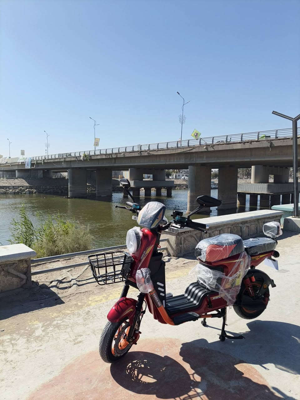 السلام عليكم دراجه شحن للبيع
نضافه 100/100 
مكاني حله /حي الجزائر 
بصمات عدد 2 سويجات عدد2 كارت عدد2
تشغيل عن بعد 
نضام بك 
نضام تثبيت سرعه 
أربع سرع 
صار له شهرين من مشتريهه 
شخص مابيه 
5 بطاريات 
السعر خاص 
هاتف / *********** 
*** مكاني حله حي الجزائر *** 
*** مديل ٢٠٢٦ ***
***السعر مناسب جدا ***
