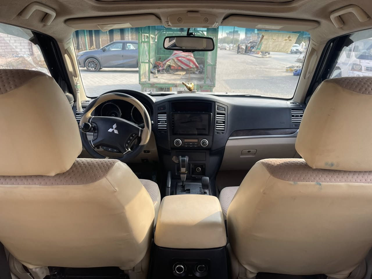 سلام عليكم 🫡 
باجيرو مديل ٢٠١٤ حنتور رقم انكليزي 
ابسمنه امداور ثاني يوم 
سياره كفاله عامه محرك ٦سلندر 
السعر ١٨٥ او بيه مجال
الرقم ٠٧٨١ ٣١١ ٤٢١٢
مرخصه صاحب الكروب
