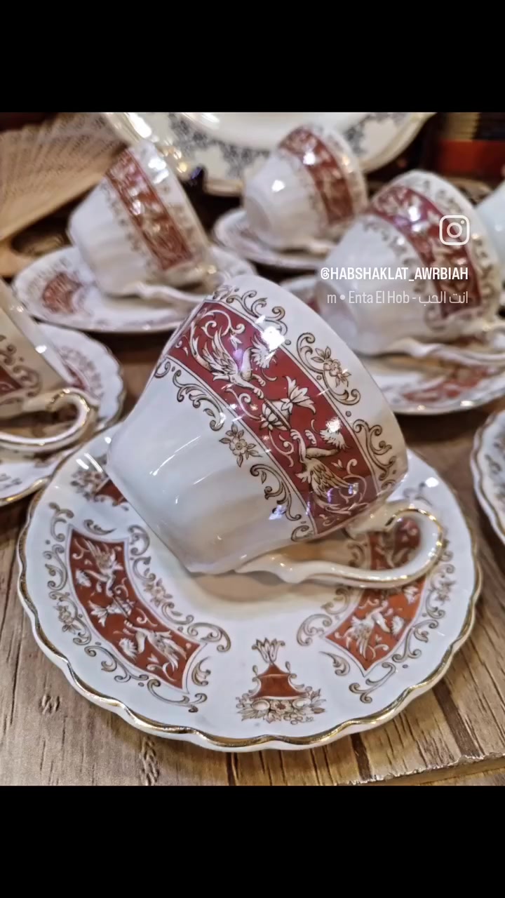 سيت فنجان انكليزي ڤينتج انتاج خمسينات 8 قطع
ماركة Myott الشهيره
النمط  يُدعى Rialto Marone، ويتميز عادةً بزخارف كلاسيكية باللون الماروني الأحمر الداكن والأبيض، مع نقوش دقيقة كأشكال التنانين أو المخلوقات الأسطورية (Griffins) على الأطراف التفاصيل بالفيديو والصور 🌹🌹


**إذا كنت صاحب هذا الإعلان وتريد حذفه لأي سبب، رجاءا أرسل رسالة إلى الدعم الفني**