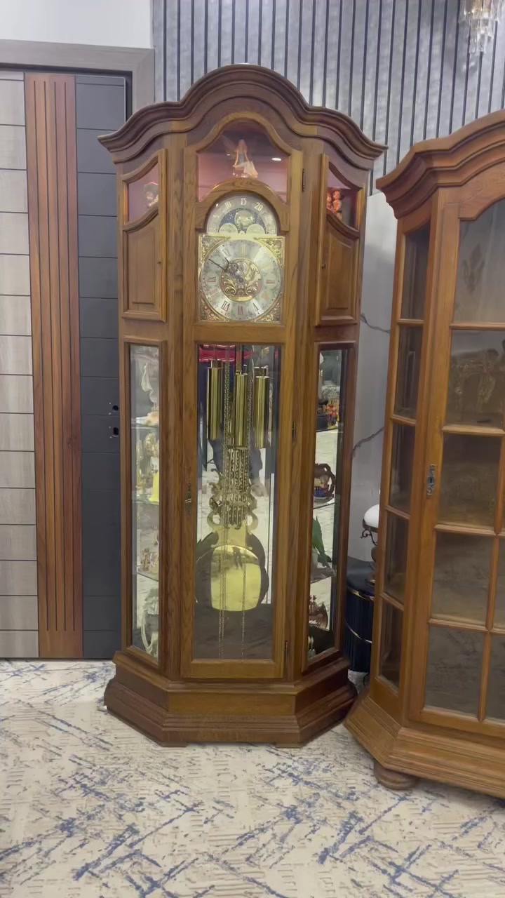 ساعه فاترينا ارتفاع 216 عرض 96 انتيك الماني نظافه 100‎%‎ سعر 25$ للتواصل ***********
