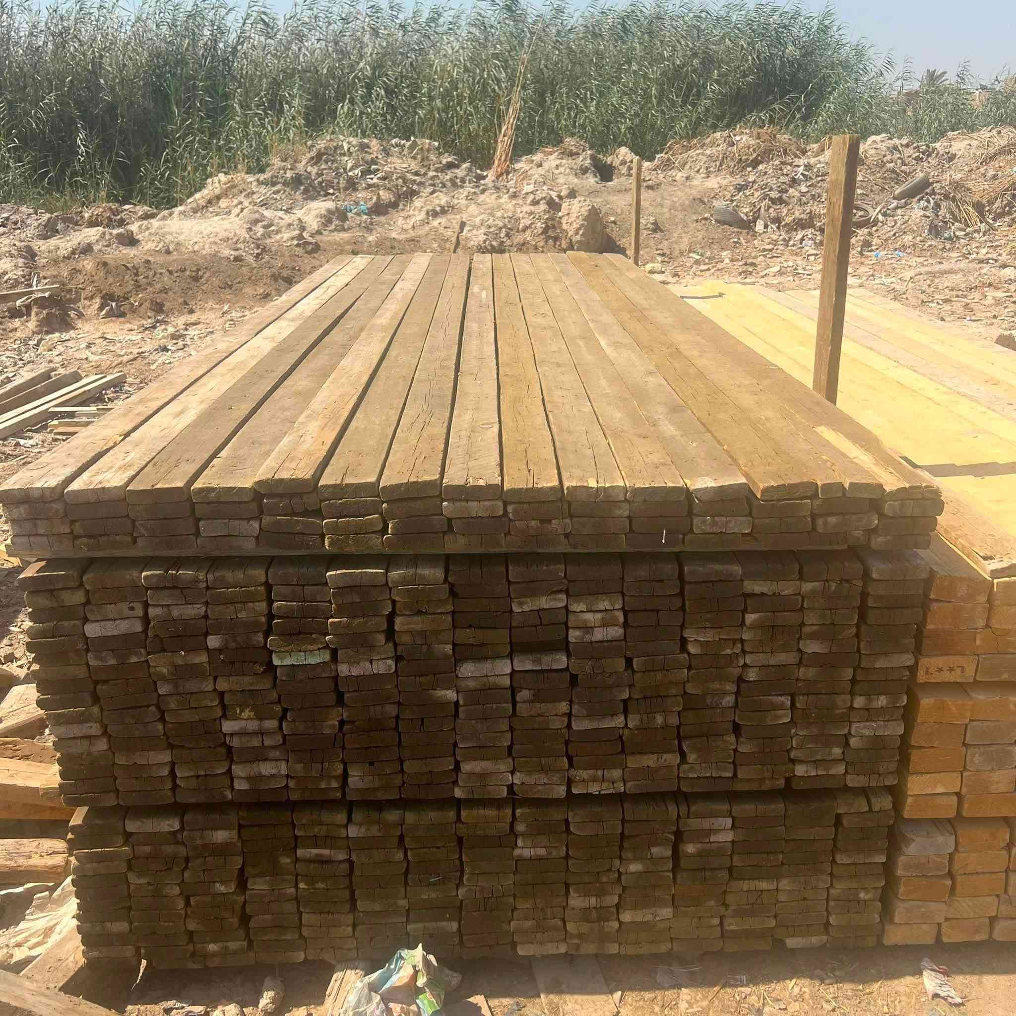 السلام عليكم
سير ٣ متر ٨ مكعب ونصف 

سير ٤ متر ٣ مكعب 

لوح ٤ متر ٥ مكعب 

عصابه متر ٣ مكعب 

عصابه ٦٠ سم مكعبين 

تواصل ***********
