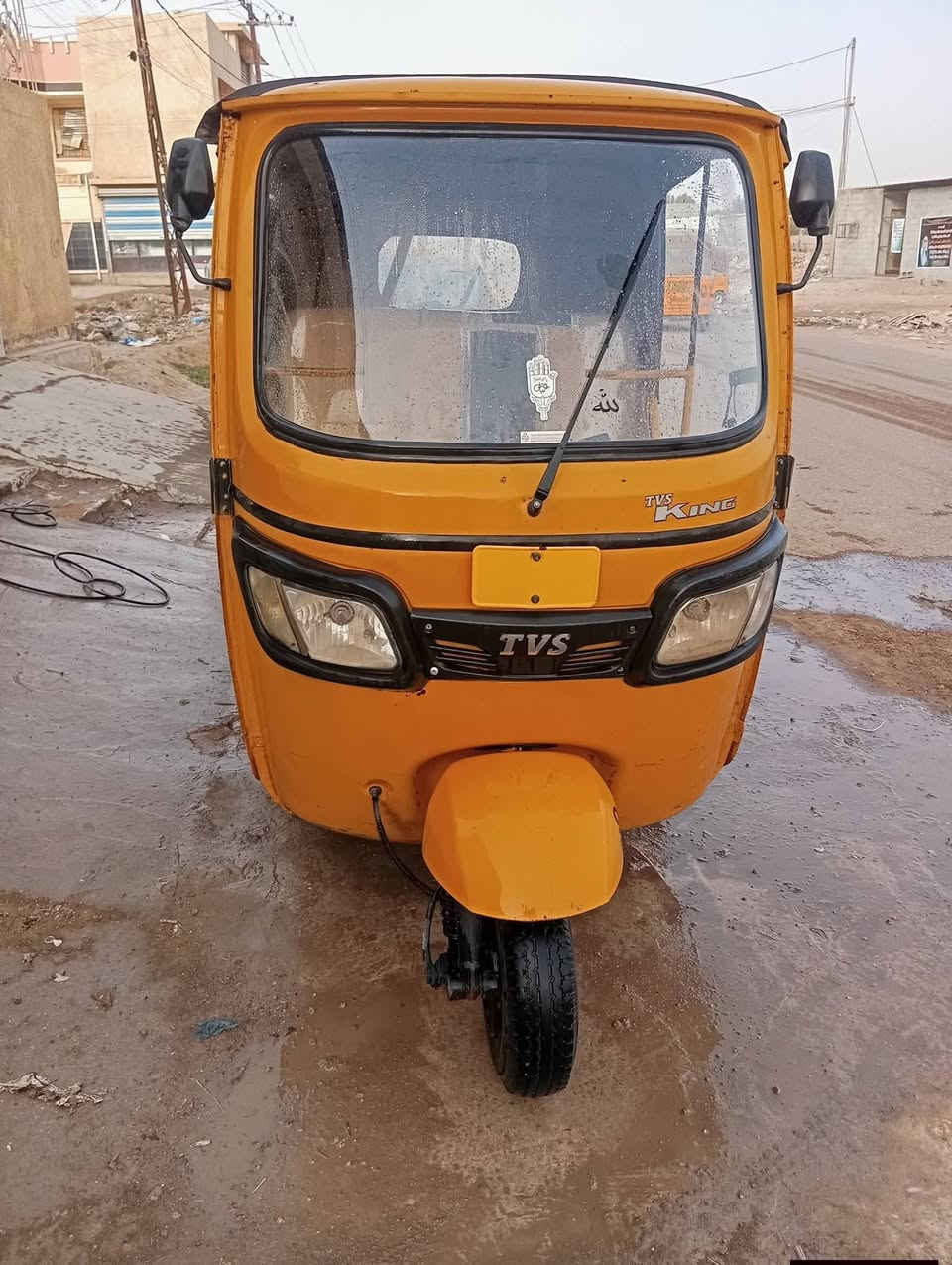 تكتك اتي افي اس تكتك نضيفه حيل كبل الشارع العنوان ابو غريب  موديل 19 سعر 3ونص وبيه مجال رقم الهاتف *********** /***********
