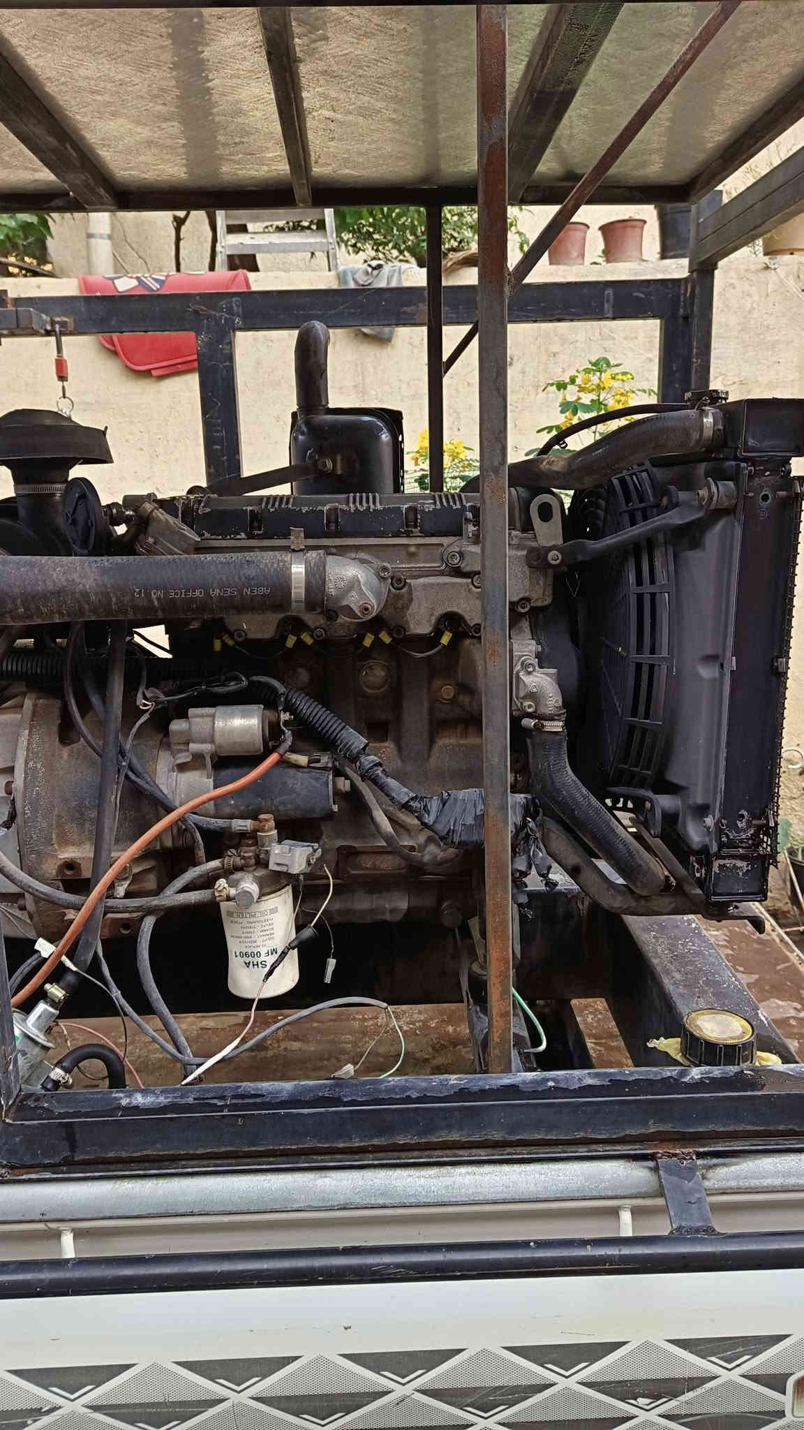 السلام عليكم 
للبيع مولد لمبرديني أربع بستم 
بحالة جيدة
نظافة فول ١٠ كي في
نظام حساسات كاملة وشغالة 
حساس دهن وحساس ماء وكاز
ماء اخضر زيتي 
خزان الكاز بلادي بالشاصي
تشغيل لمس.
كنت مخليها فقط لفحص السبلت بالسيارة.
السعر 15 ورقة 
الموقع بغداد 
هاتف ***********
