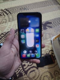 آيفون ١١ برو ماكس • مكسور بالظهر • باتري ٨١٪