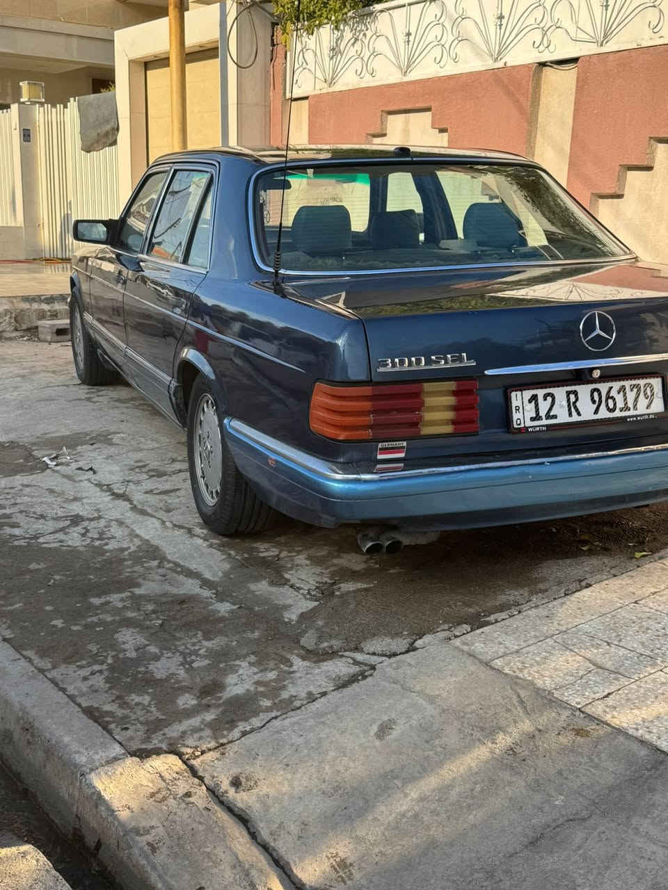 السلام عليكم
السلام عليكم

مرسيدس رئاسي للبيع موديل 1988

باب طويل 300SEL داخل جلد كهرباء

رقم نينوى 

سنوية لغاية 2028

رقم ***********
