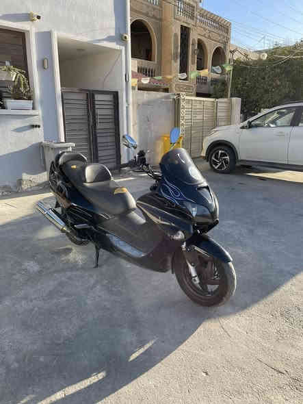 السلام عليكم شبابنه الطيبة فورزا 06 دراجة خير من الله كفالة عامة مكينه بلجيس ماشية 23 الف حقيقي تخم تايرات جدد دراجة مال جناي برغي واحد ممفتوح بيها صالنصه رياضي بلادي وبيها كاتم صوتها حلو وناعم 
دراجة صارلها شهر وشويه نازله رمبه 
دراجة تجي تفحص وتقتنع وماقصر وياك بسعر 
مكانها بغداد حي تونس
***********
