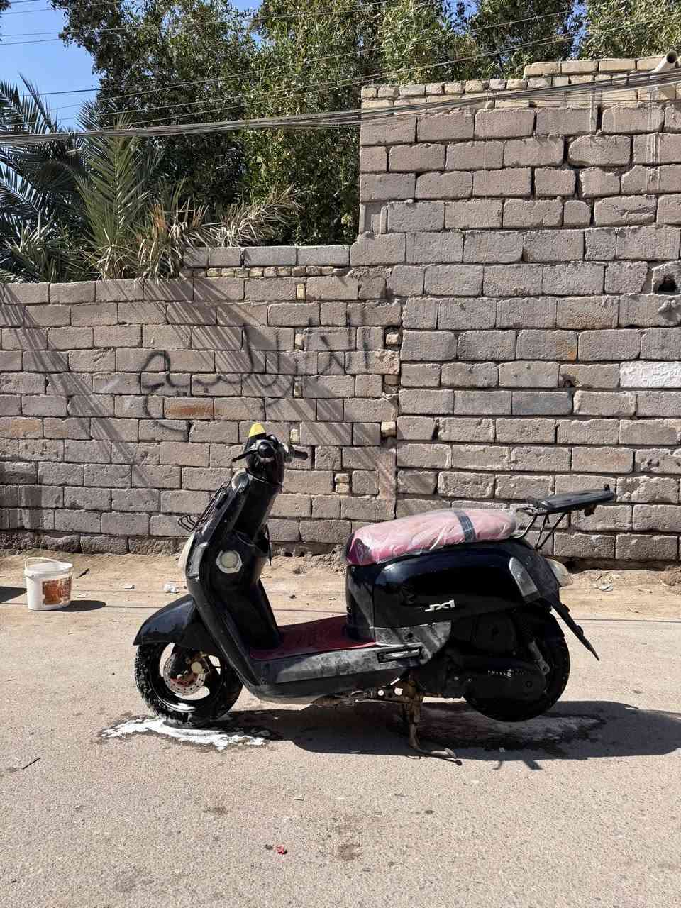 اسلام عليكم  
ماكس بوليس  الدراجه كلها شغالا كهربائياتها   رماشيات رباعيه  صطاب ورا سلف هندر  مكينتها ناعمه فوك ما تتصور  لا بيها صوت اكسل ولا بيها اي صوت  كلها ختم واحد ويه المكينه     سعرها 650  وبيها مجال  رقمي *********** مكاني بصره كرمت علي يم حسر الحشد
