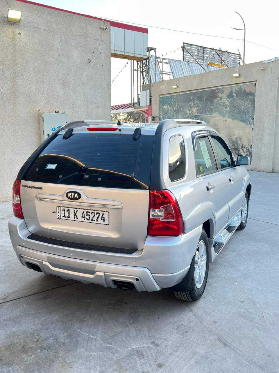 كيه سبورتج موديل ٢٠١٠ خليجي 
مكفوله كفاله عامه ضربه وصبغ وتبديل 
محرك ٤سلندر مكينه وكير جدد
رقم بغداد الجديد هزه جديده سنويه 
مجدده ال ٢٠٣٠ 
ماشيه ١٨٨ 
السياره جديده وجاهزه من كلشي 
تبريد حداديه تخم تاير كله جديد 
السعر //١١٨// مكاني البصره
***********‪ البصرة, العراق
