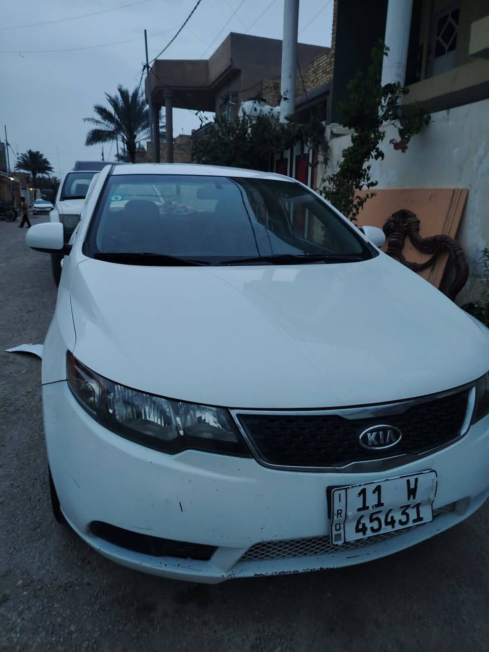 السلام عليكم كيا سيراتو 2012خليجي حادثها جاملغ الأيسر الخلفي وشبر من الجنطه وحداديه جديده و السياره مكفوله من كير مكينه كهربائيات السياره مال جناي عارضها 95وبيعا مجال حك الجيه 
***********
مكان السياره بغداد حي الاعلام
